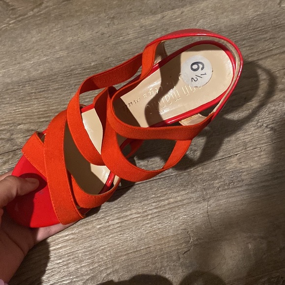 Red high heels - Picture 4 of 4